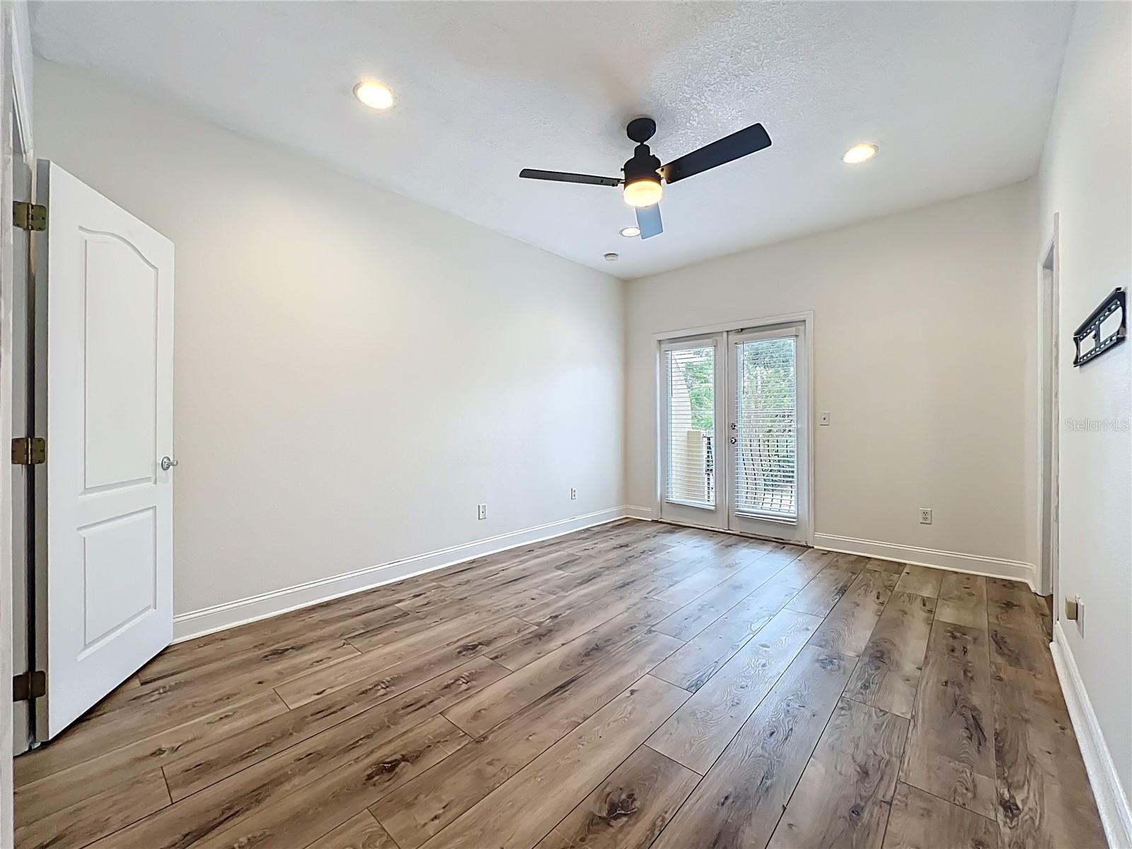 Image 18 of 33 For 2806 Washington Street S