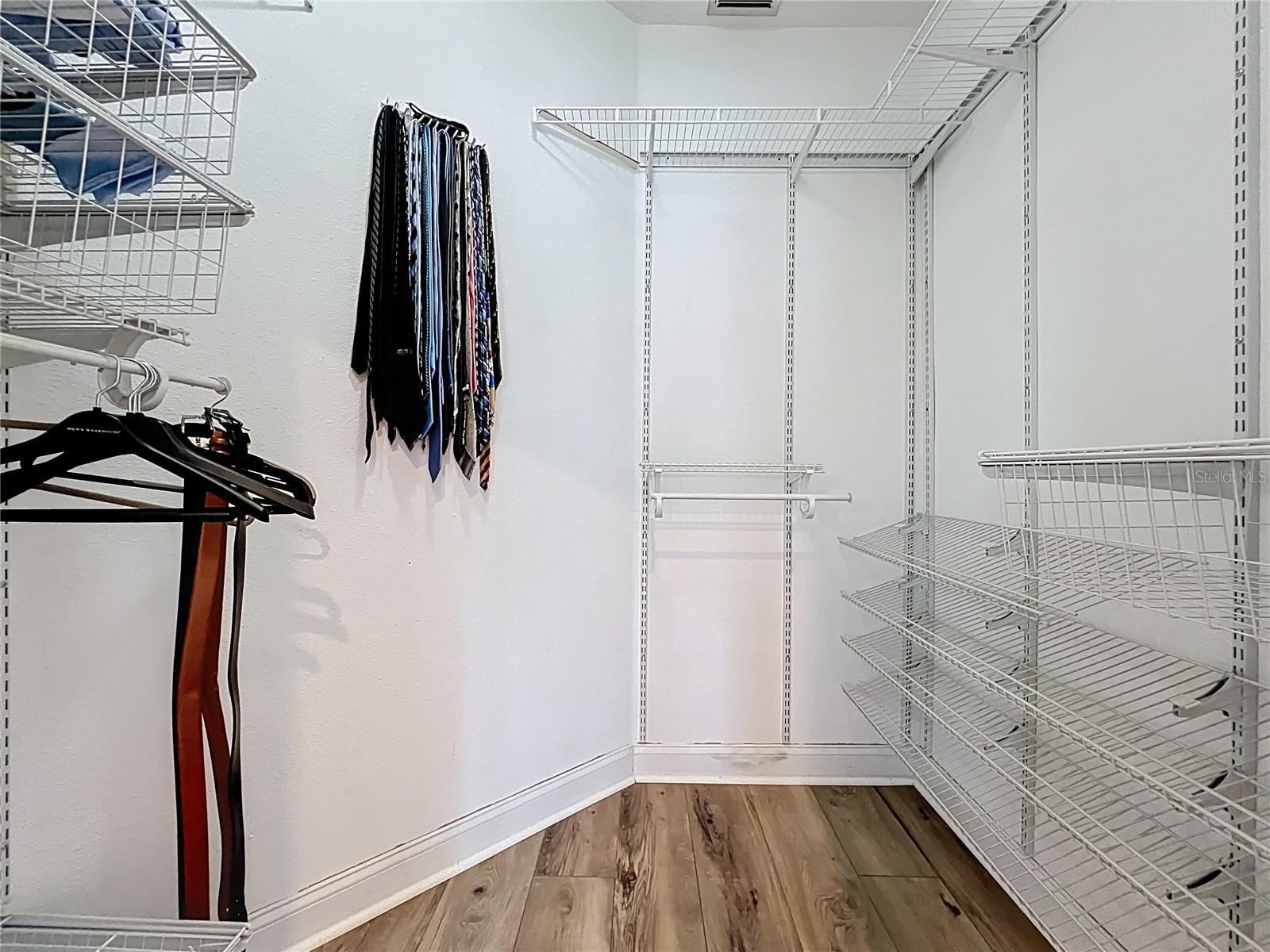 Image 22 of 33 For 2806 Washington Street S