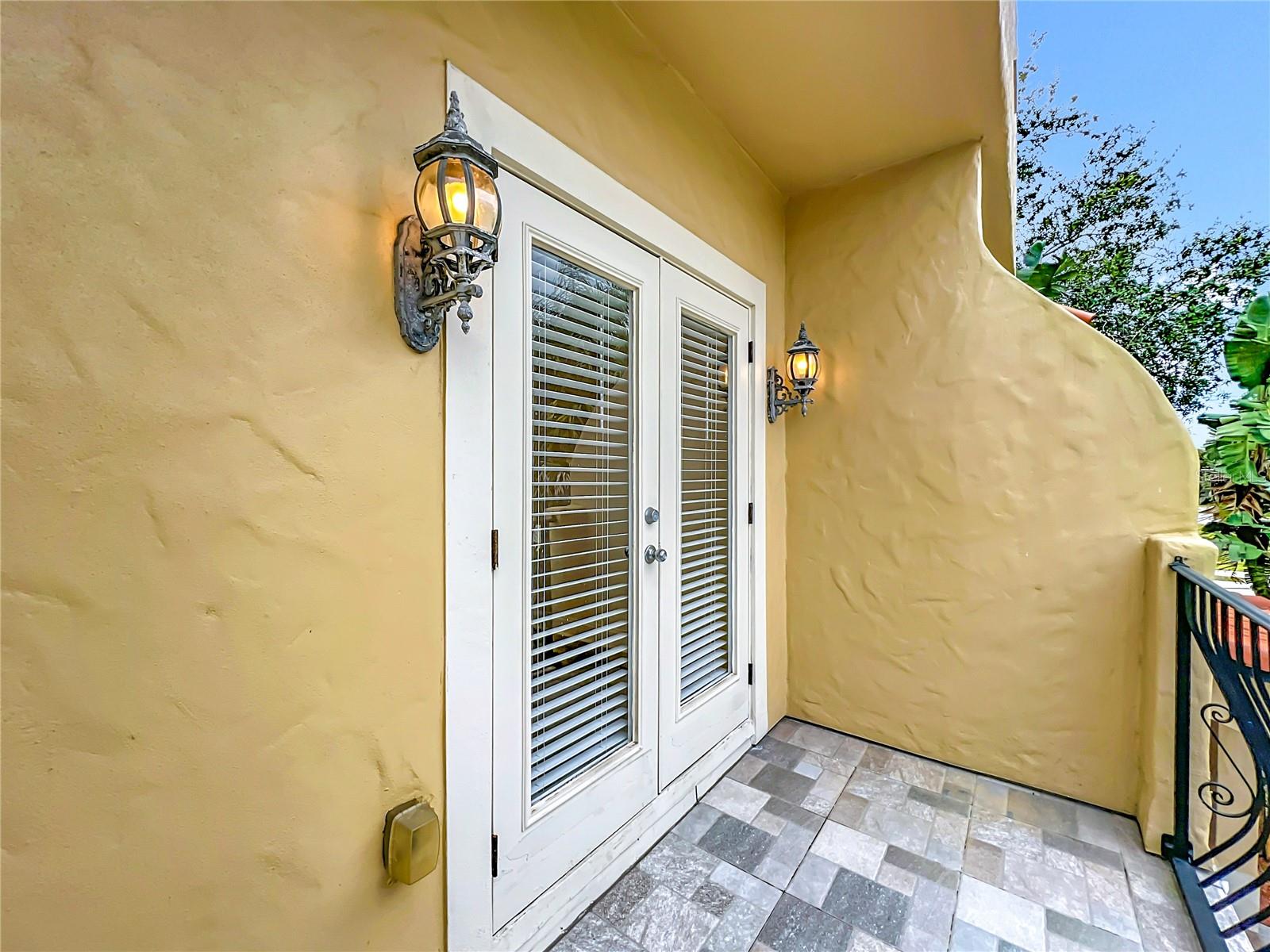 Image 24 of 33 For 2806 Washington Street S