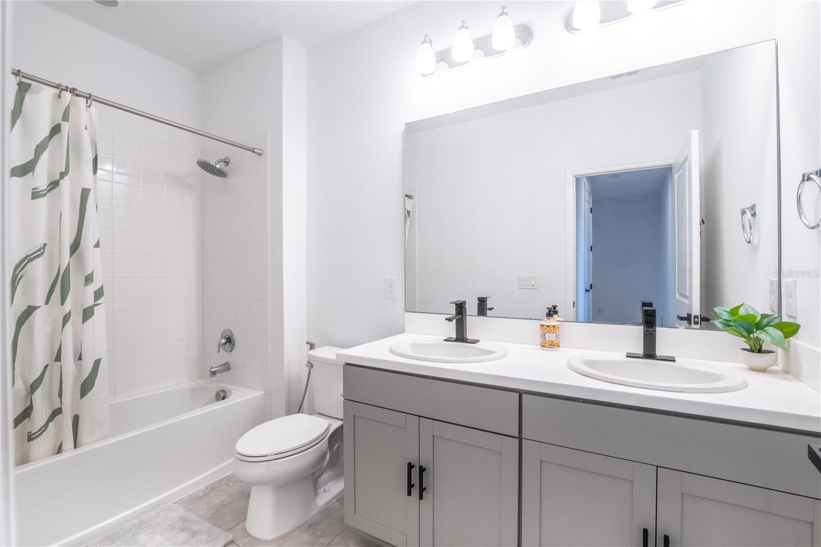 Image 24 of 36 For 15399 Gilligan Court