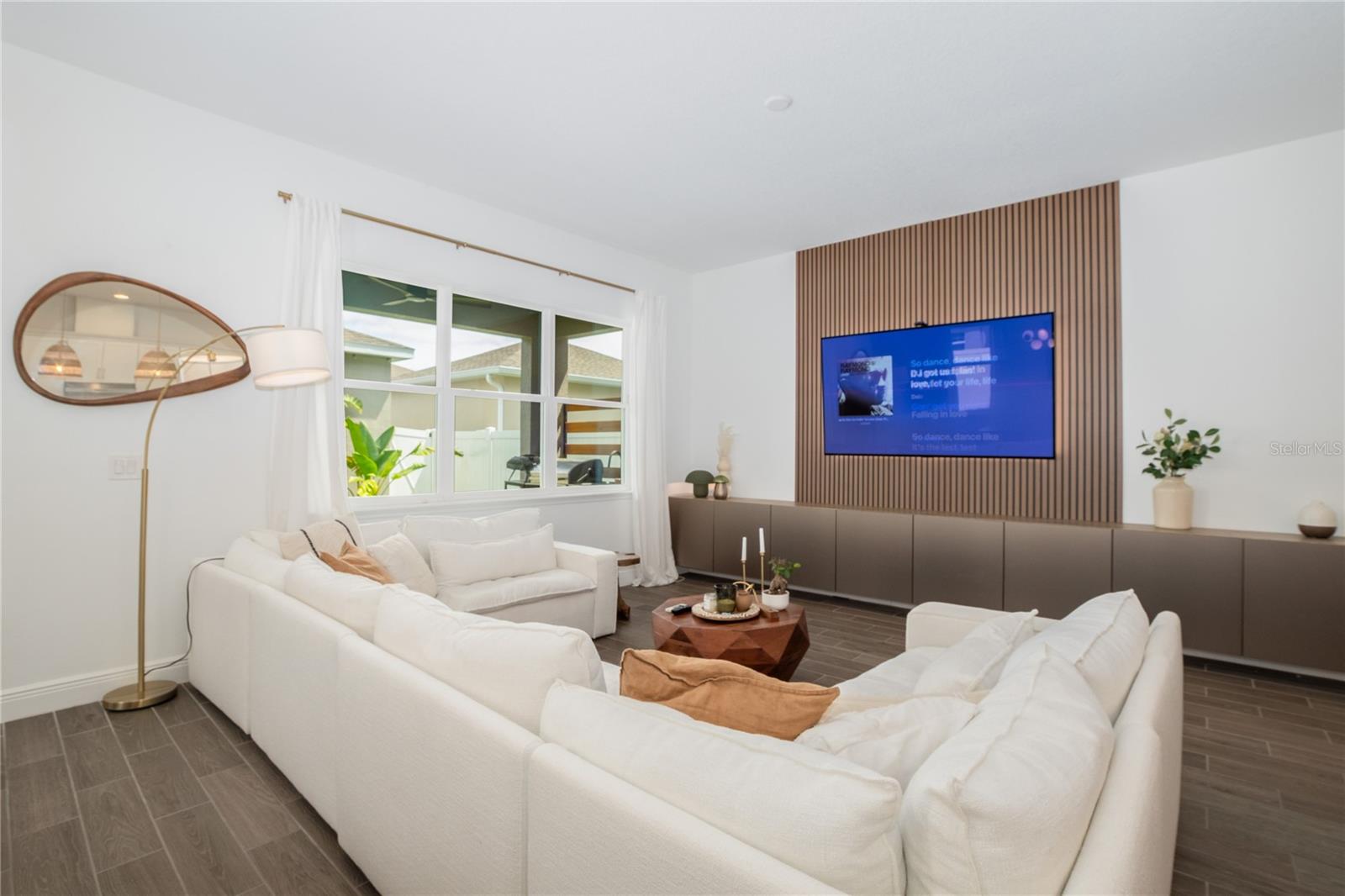 Image 5 of 36 For 15399 Gilligan Court