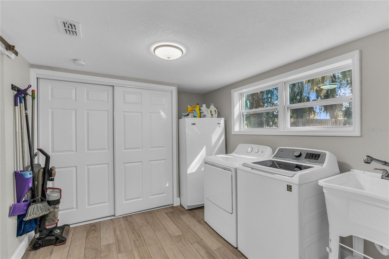 Image 30 of 44 For 1155 Wells Avenue