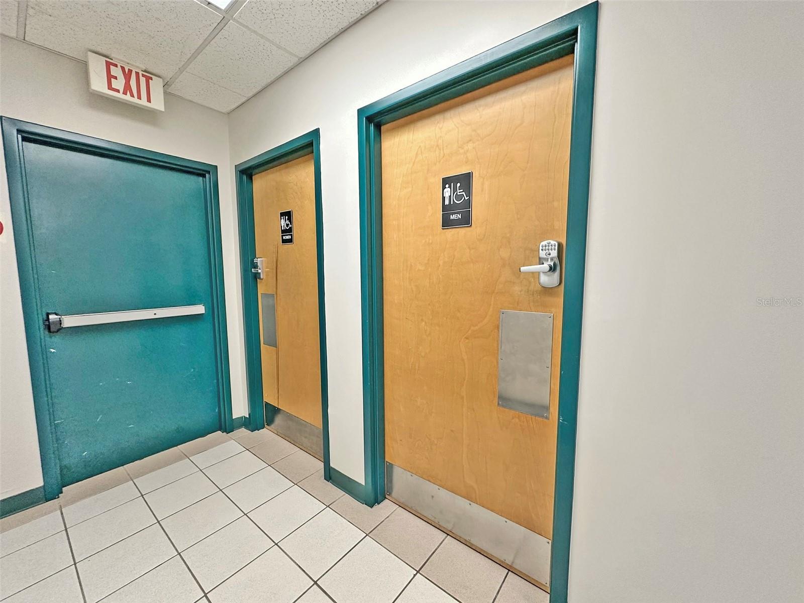 Image 11 of 11 For 7800 Kingspointe Parkway 102