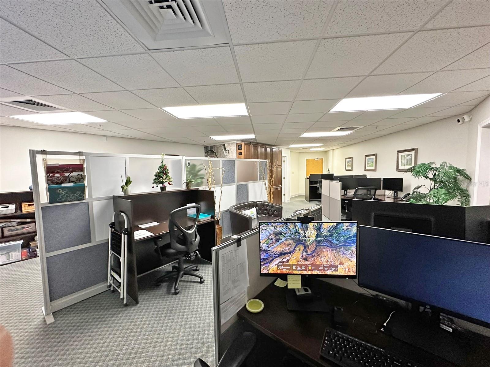 Image 3 of 11 For 7800 Kingspointe Parkway 102