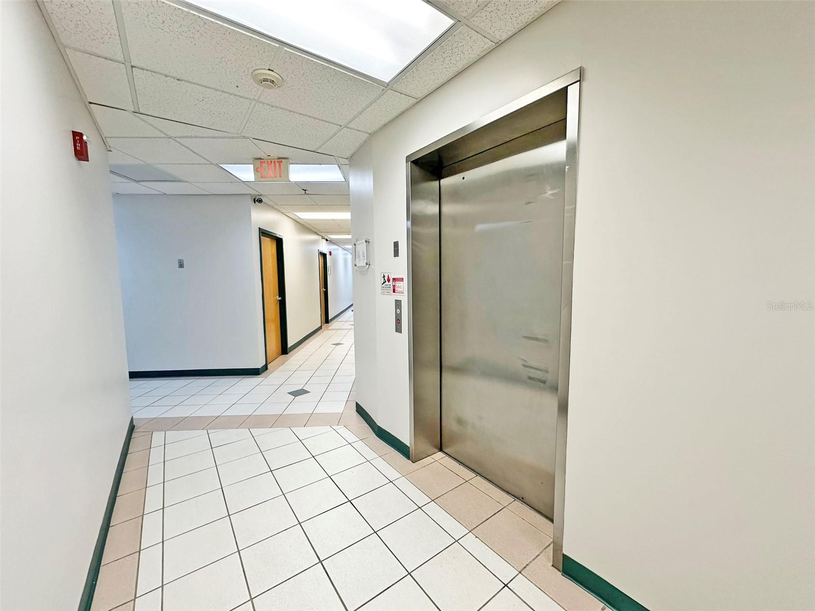 Image 8 of 11 For 7800 Kingspointe Parkway 102