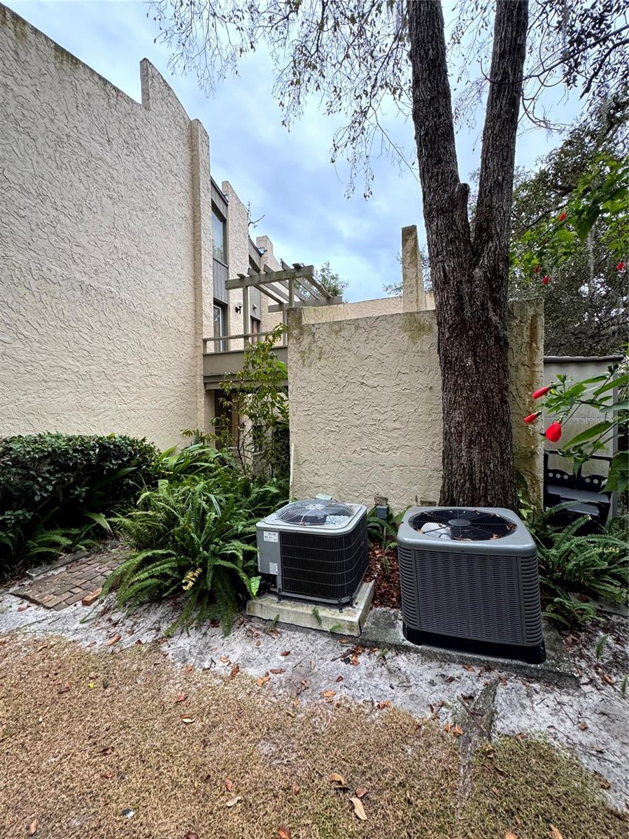 Image 3 of 38 For 213 Tomoka Trail 213