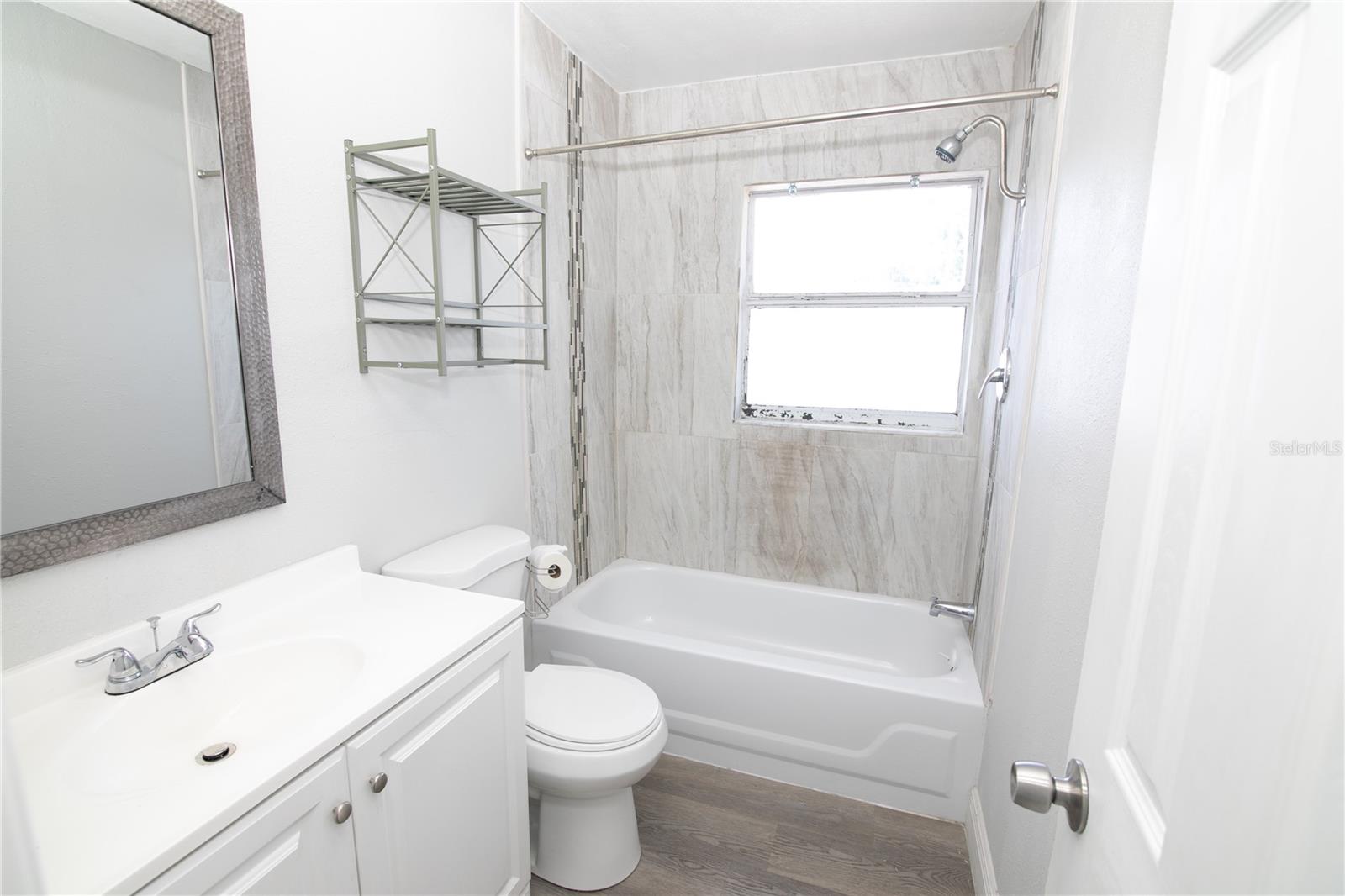 Image 7 of 20 For 1831 Aaron Avenue