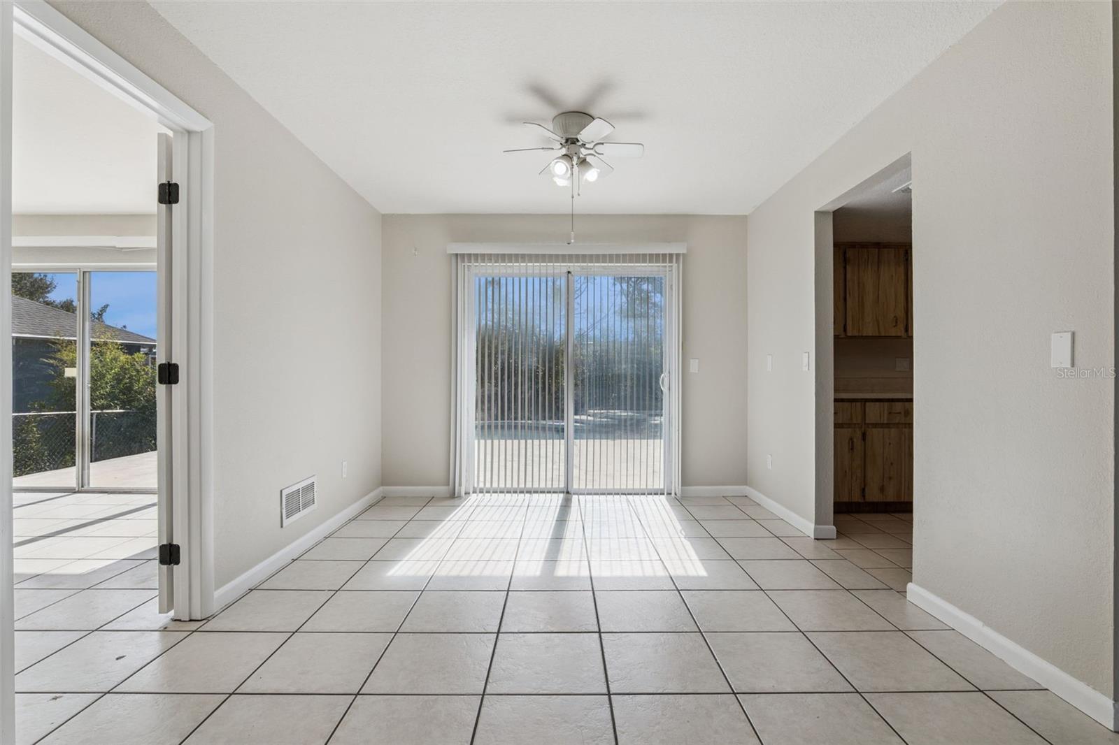 Image 10 of 37 For 1911 Beacon Street