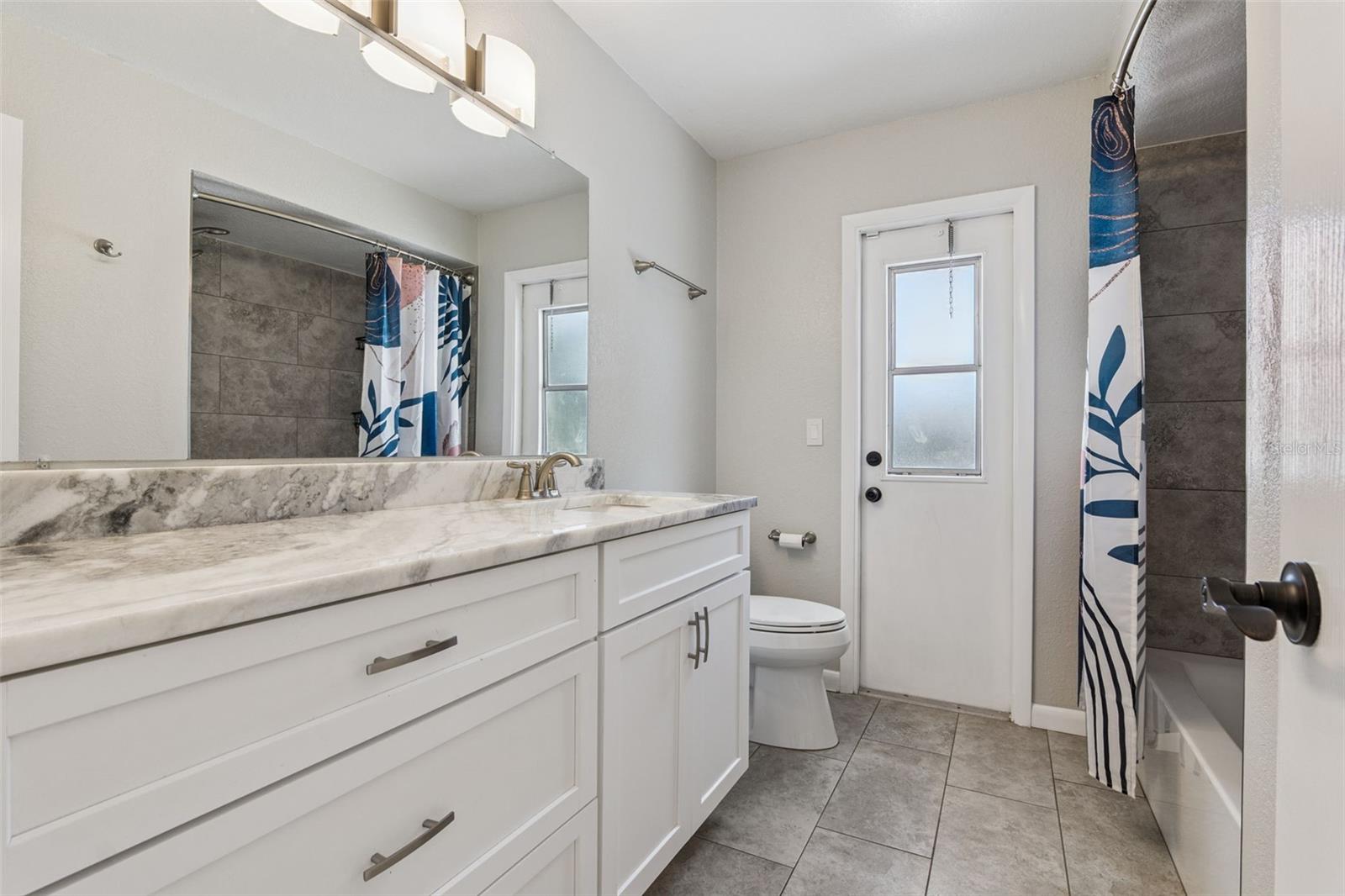 Image 11 of 37 For 1911 Beacon Street