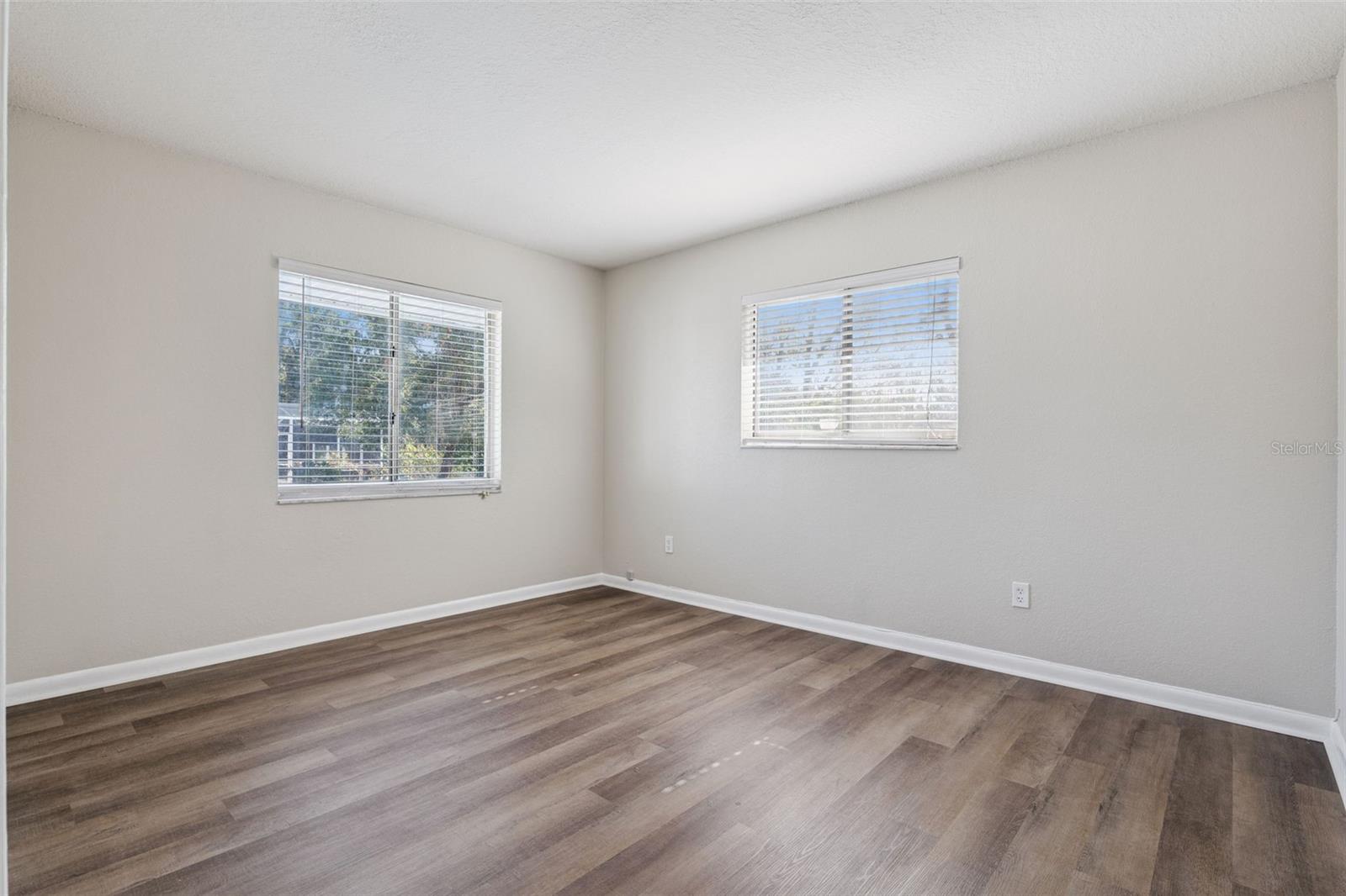 Image 13 of 37 For 1911 Beacon Street