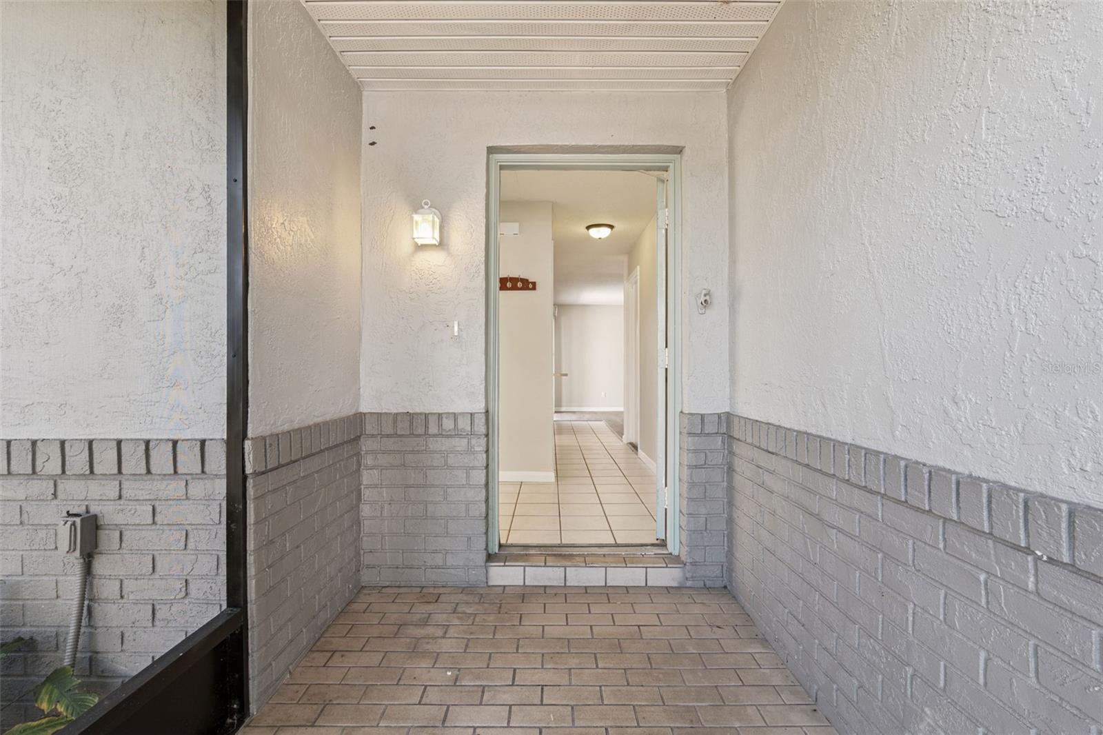 Image 14 of 37 For 1911 Beacon Street