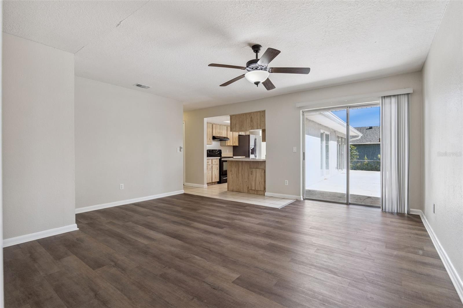 Image 17 of 37 For 1911 Beacon Street