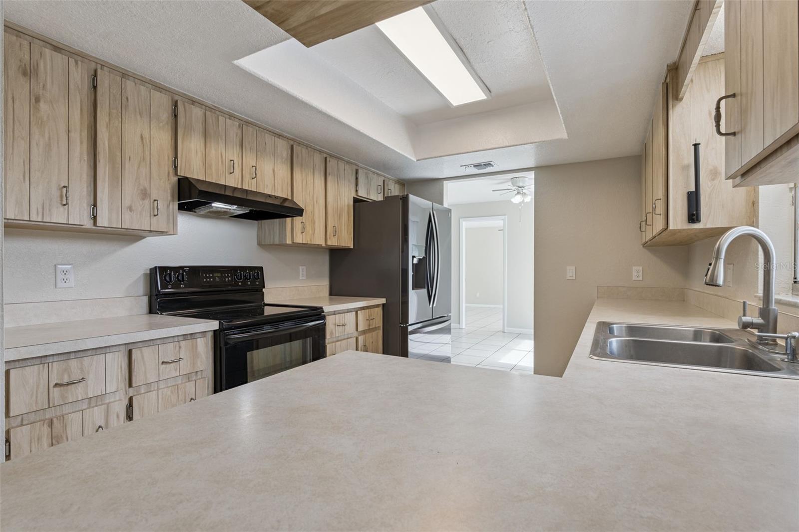 Image 19 of 37 For 1911 Beacon Street