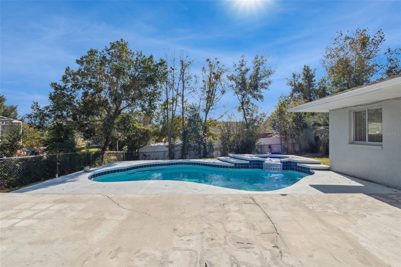 Image 27 of 37 For 1911 Beacon Street