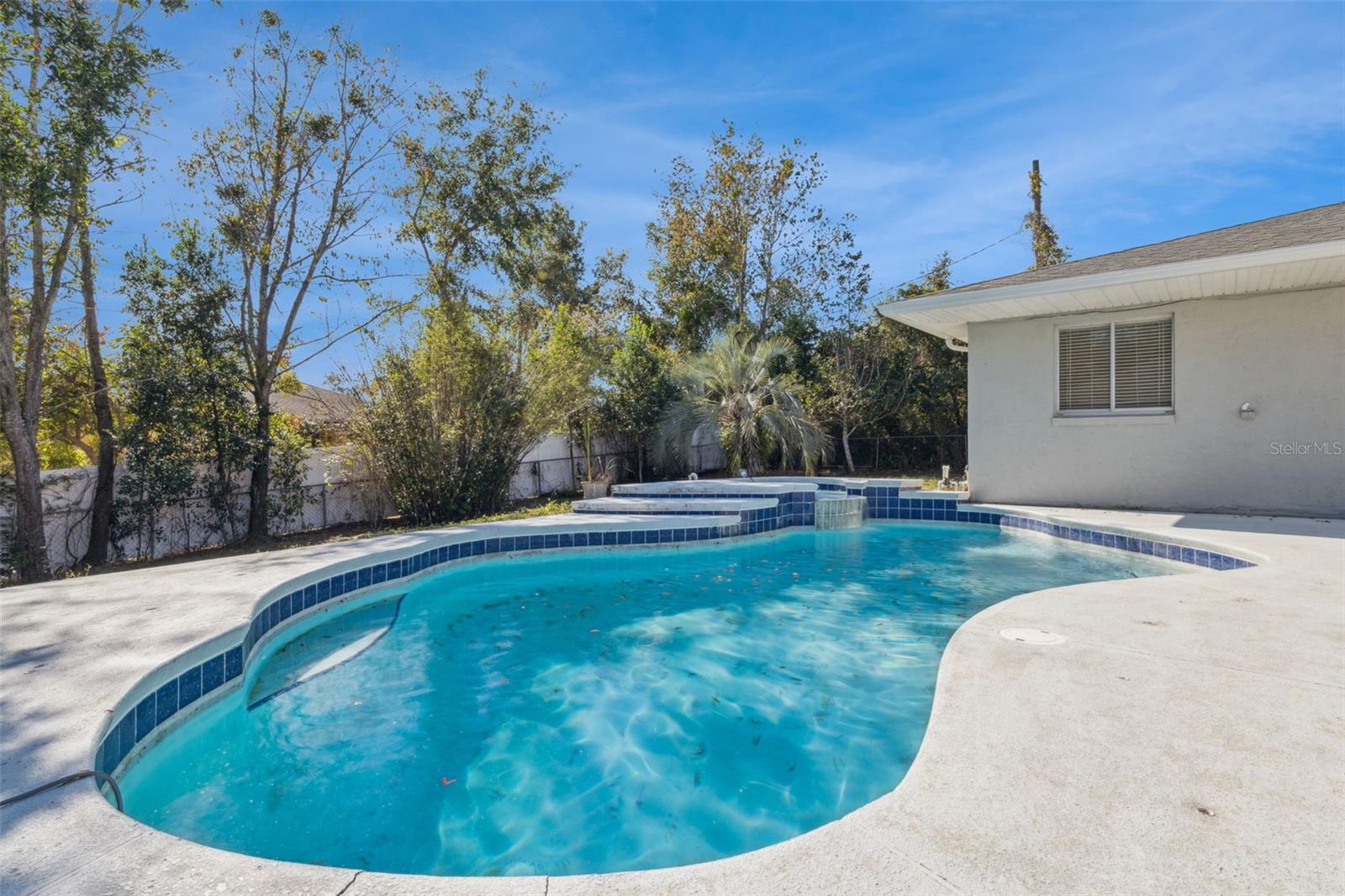 Image 29 of 37 For 1911 Beacon Street