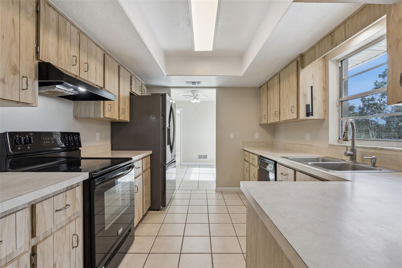 Image 7 of 37 For 1911 Beacon Street