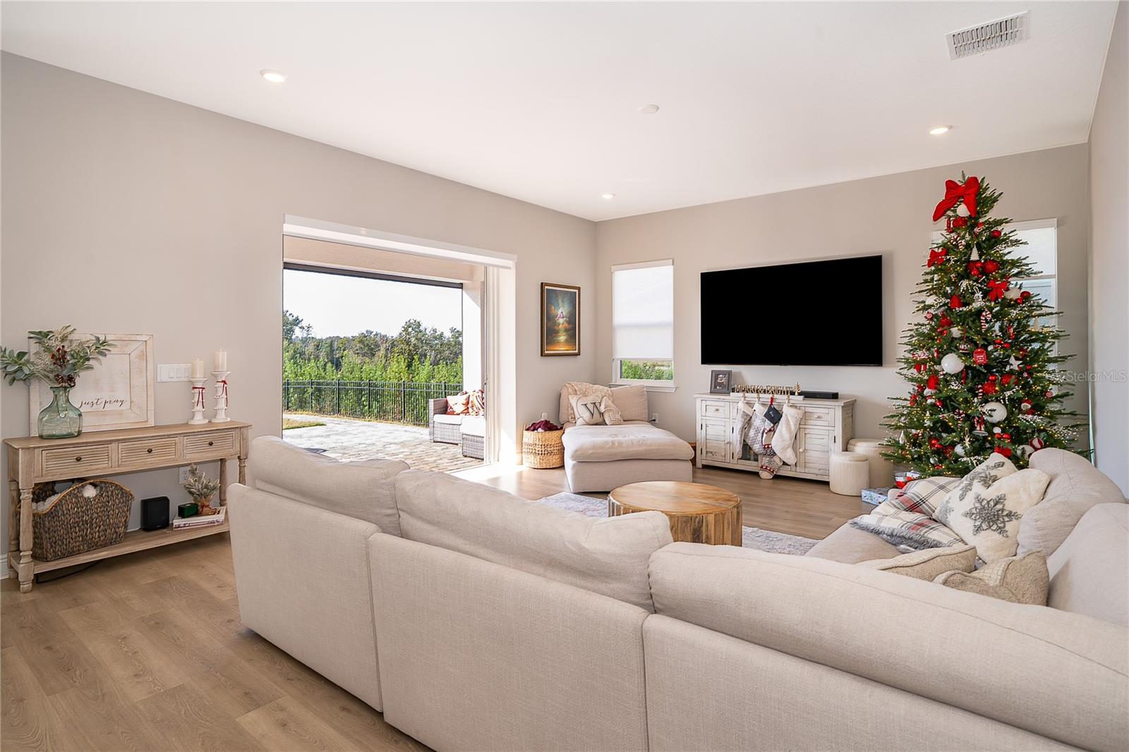 Image 22 of 55 For 16033 Volterra Point