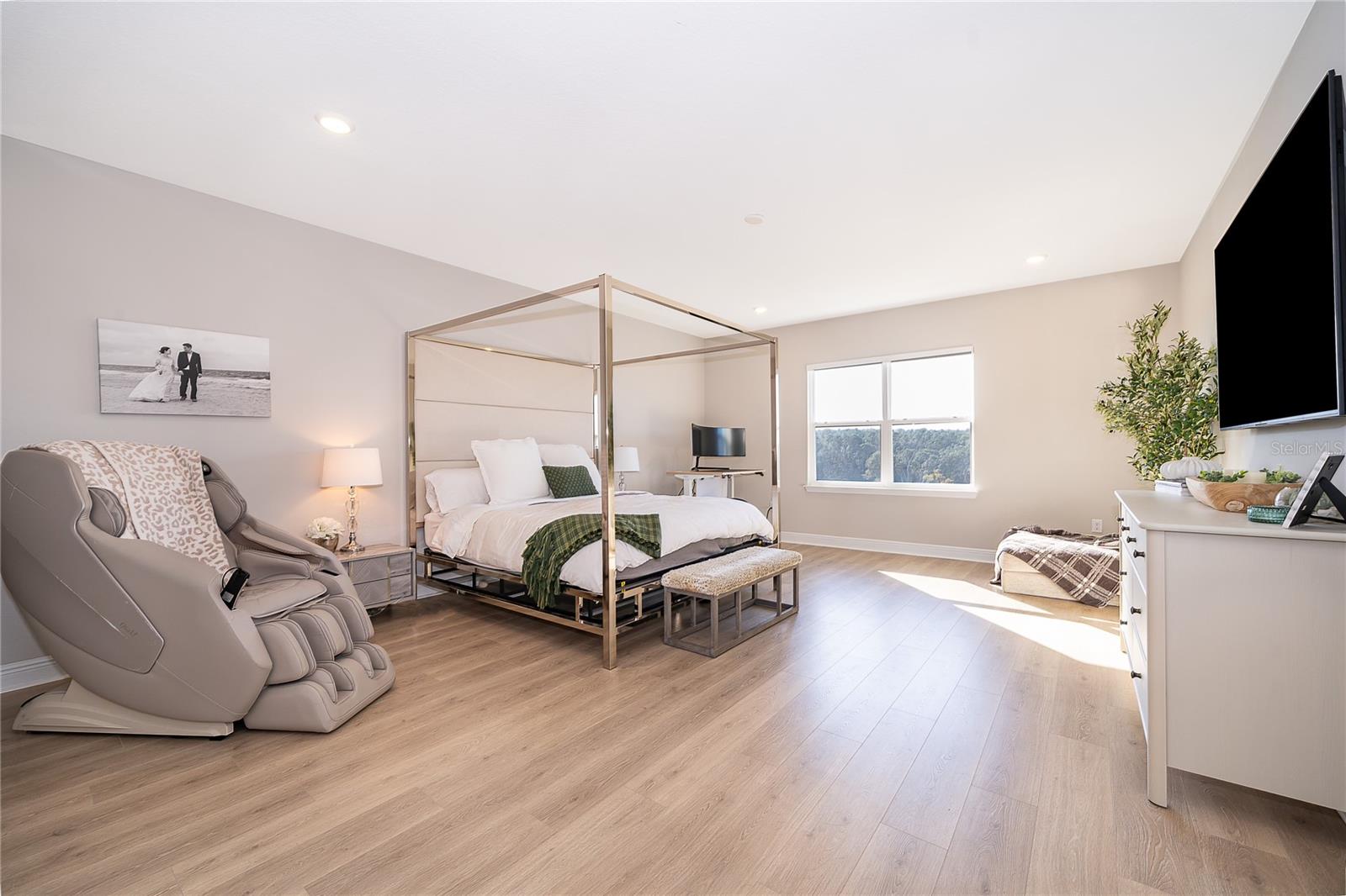 Image 27 of 55 For 16033 Volterra Point