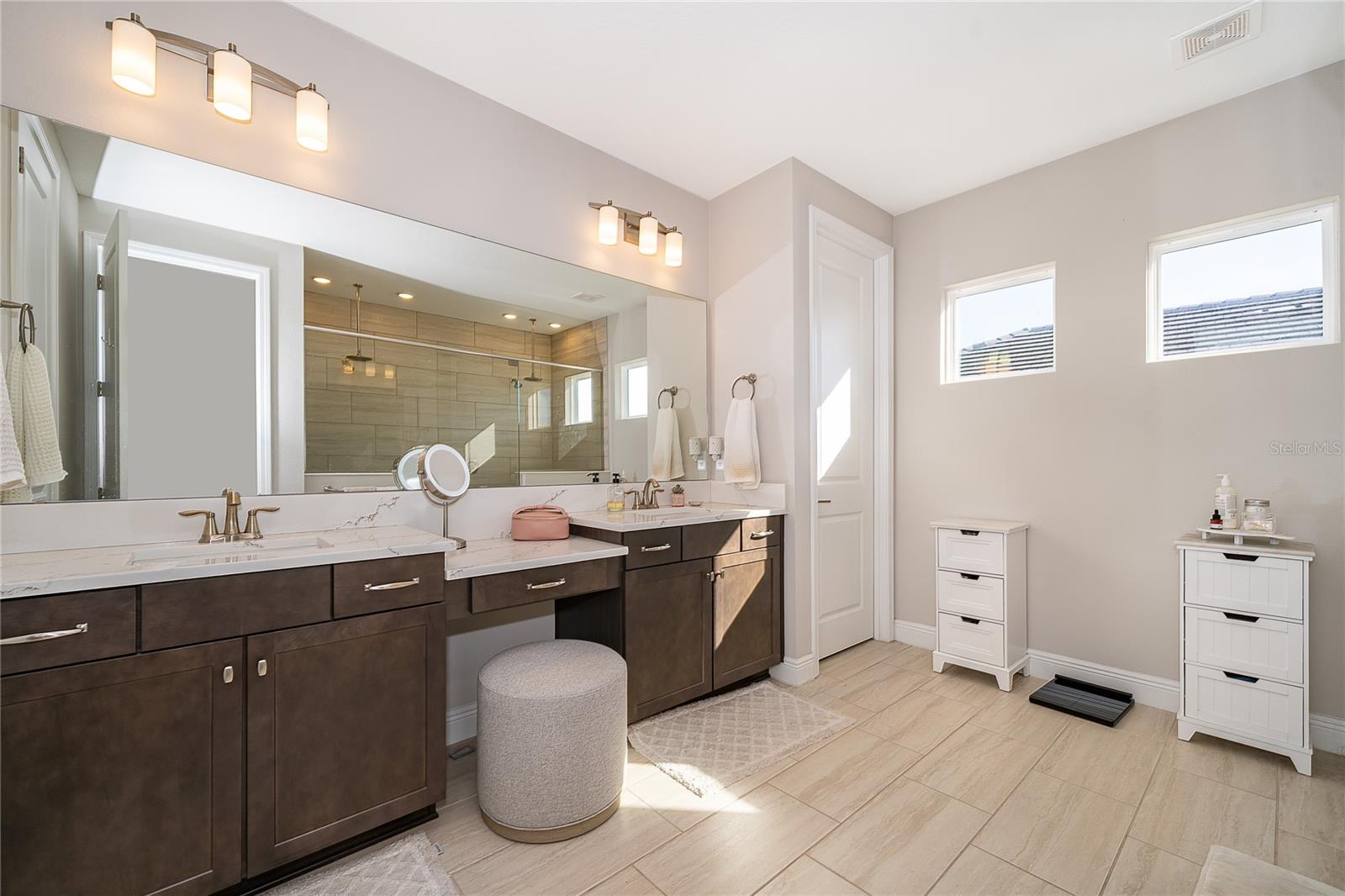 Image 28 of 55 For 16033 Volterra Point