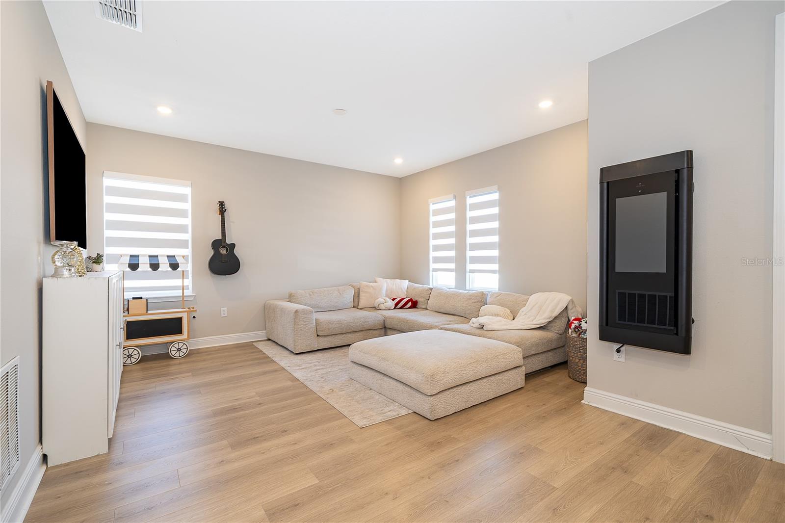 Image 31 of 55 For 16033 Volterra Point