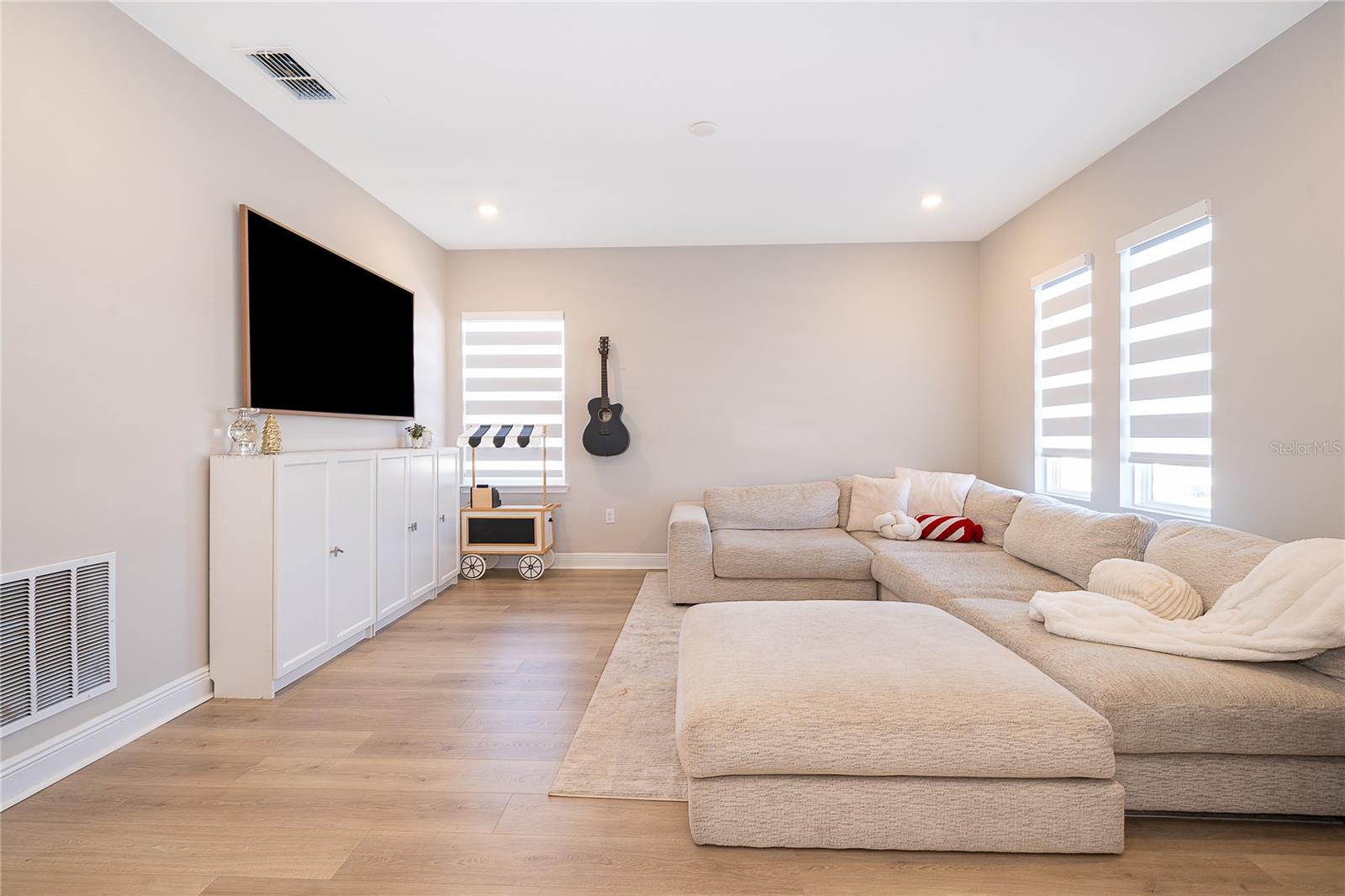 Image 32 of 55 For 16033 Volterra Point