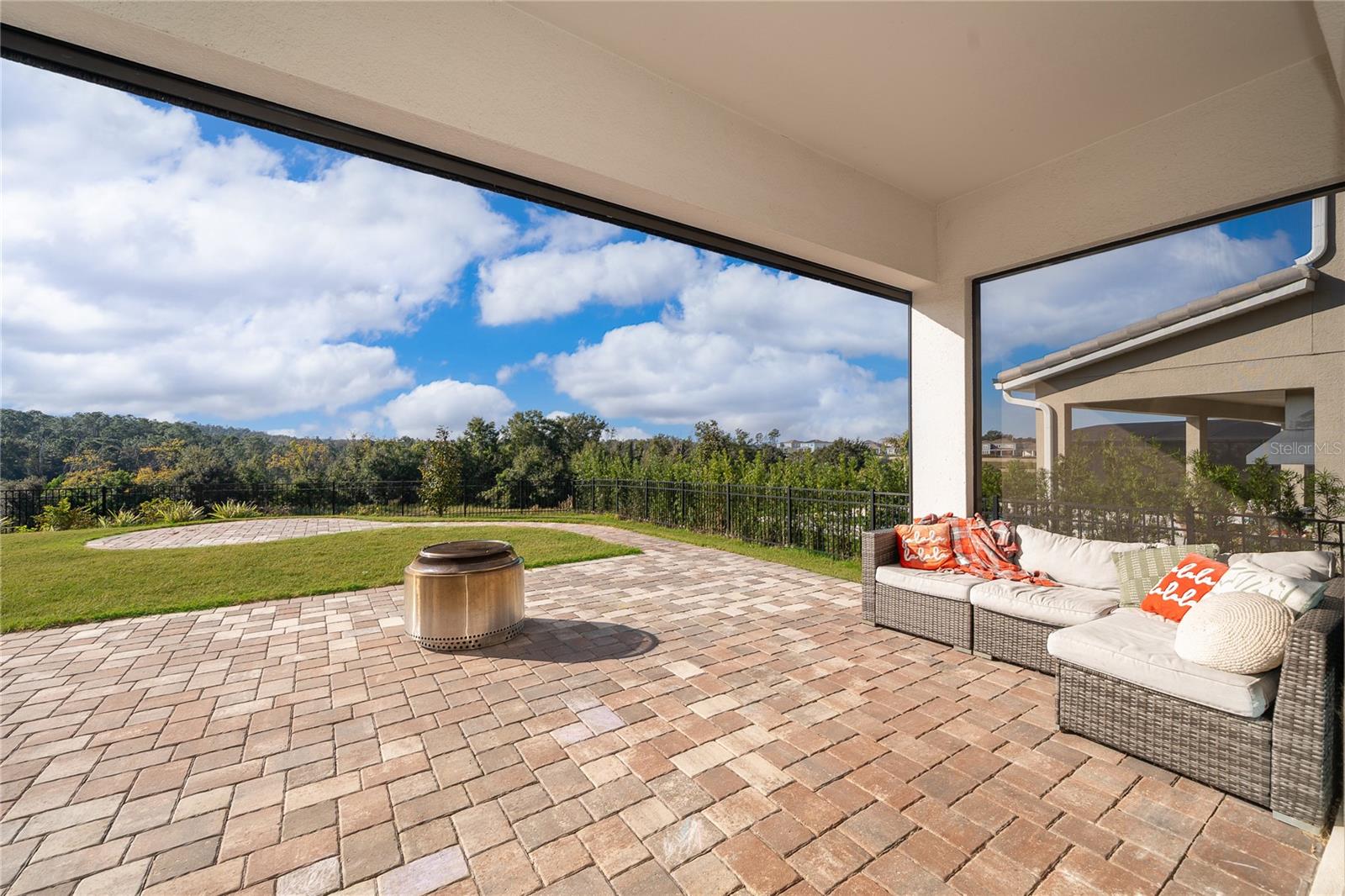 Image 36 of 55 For 16033 Volterra Point