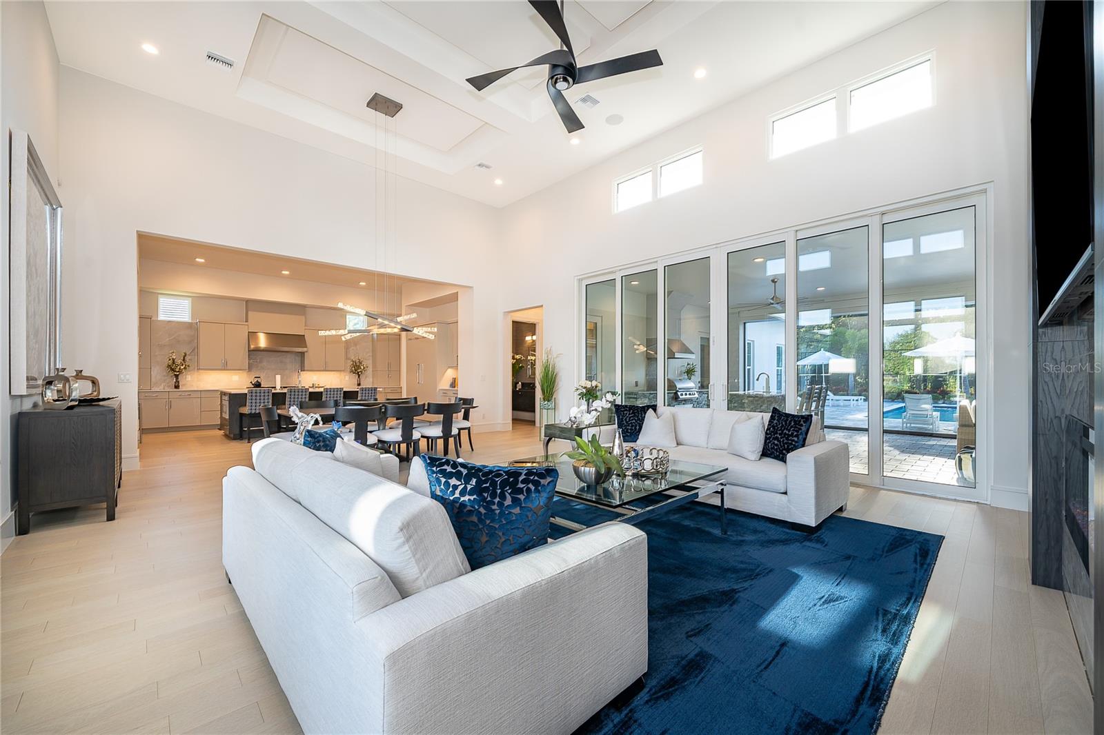 Image 14 of 73 For 15504 Pendio Drive