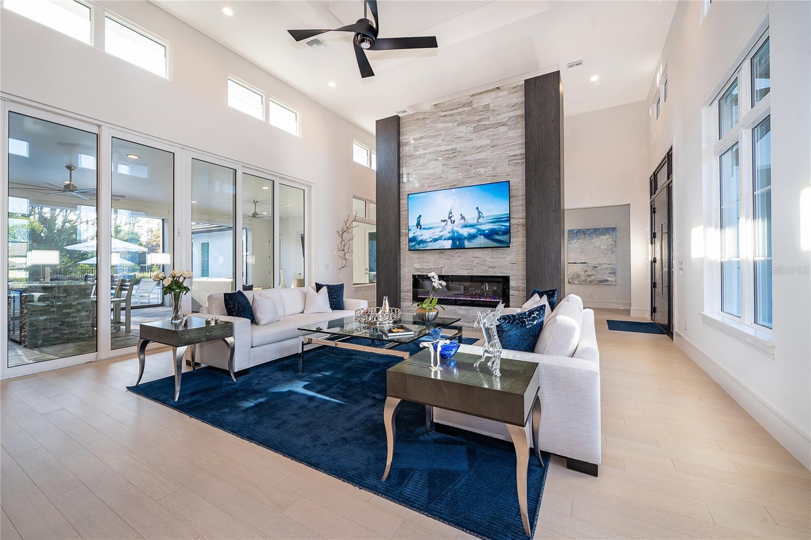 Image 15 of 73 For 15504 Pendio Drive