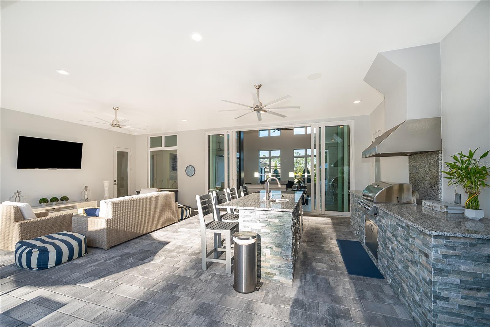 Image 46 of 73 For 15504 Pendio Drive