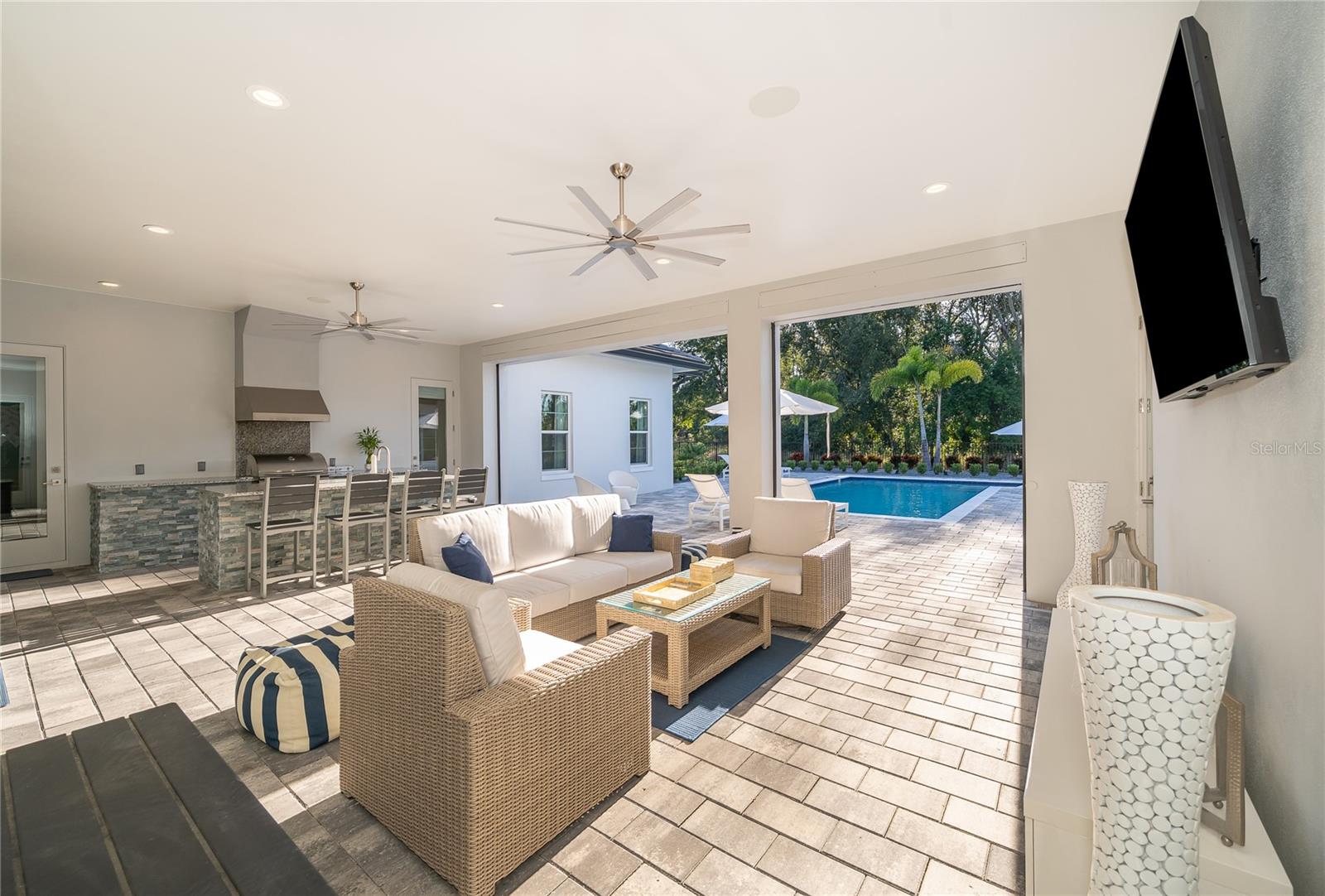 Image 49 of 73 For 15504 Pendio Drive