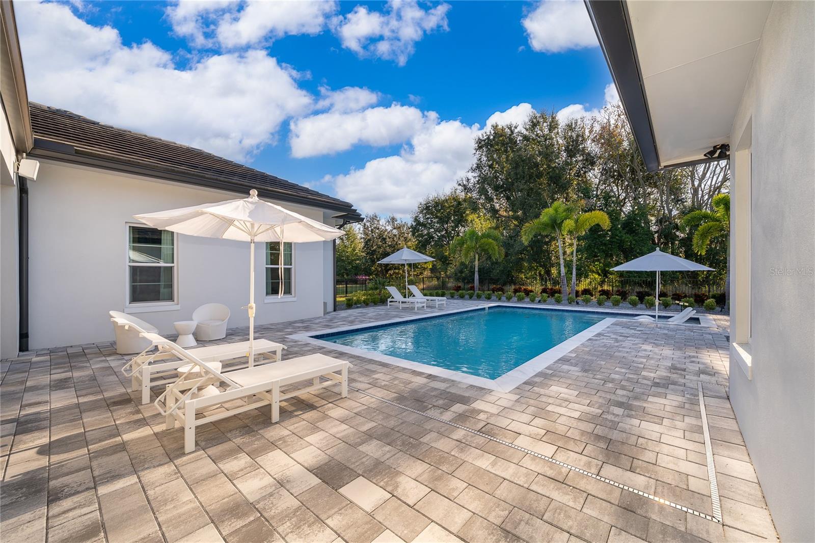 Image 50 of 73 For 15504 Pendio Drive