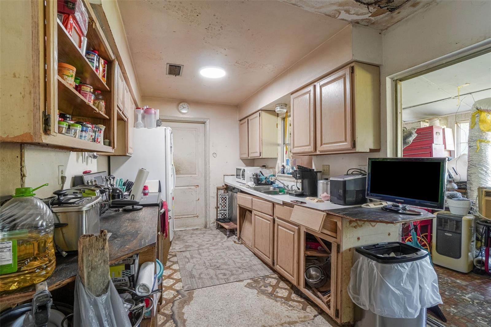 Image 16 of 28 For 260 Longwood Drive