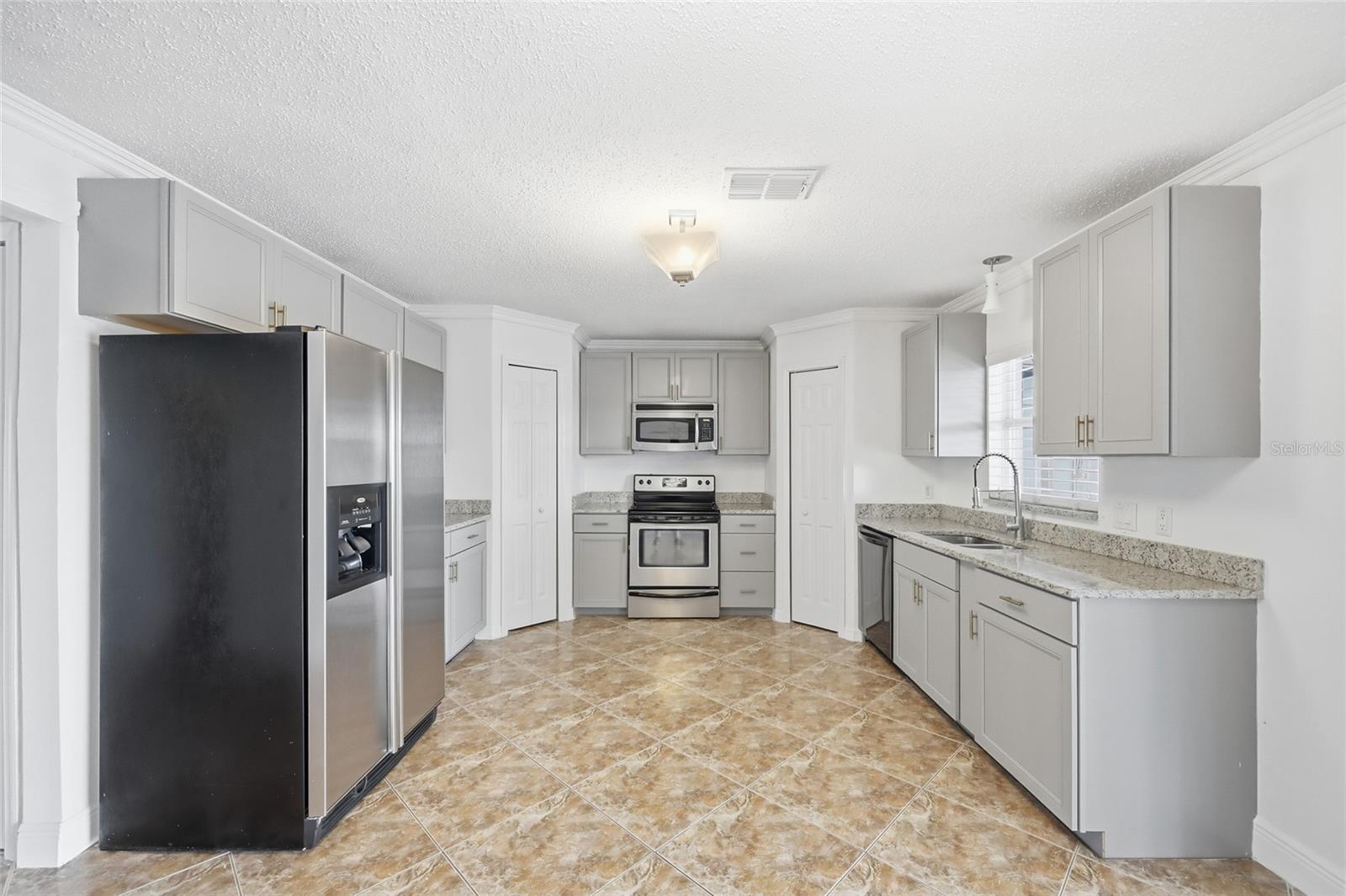 Image 3 of 40 For 629 Milford Street