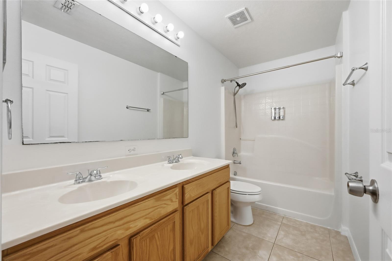 Image 31 of 40 For 629 Milford Street