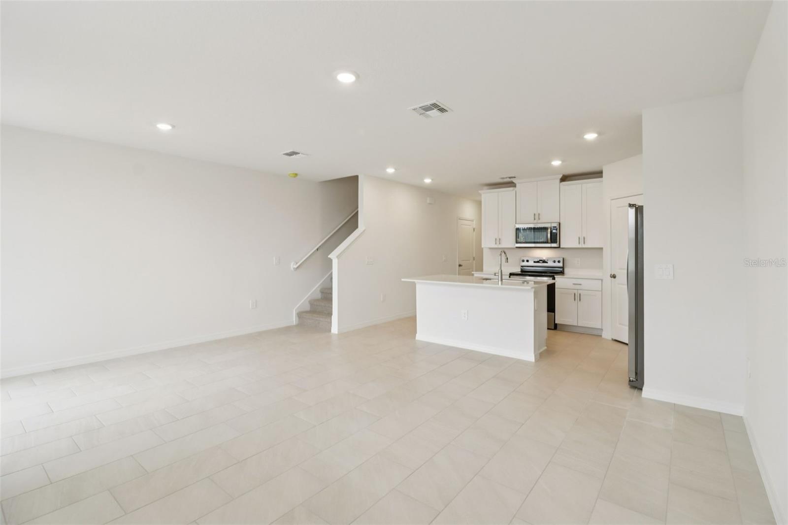 Image 7 of 28 For 690 Muhly Way