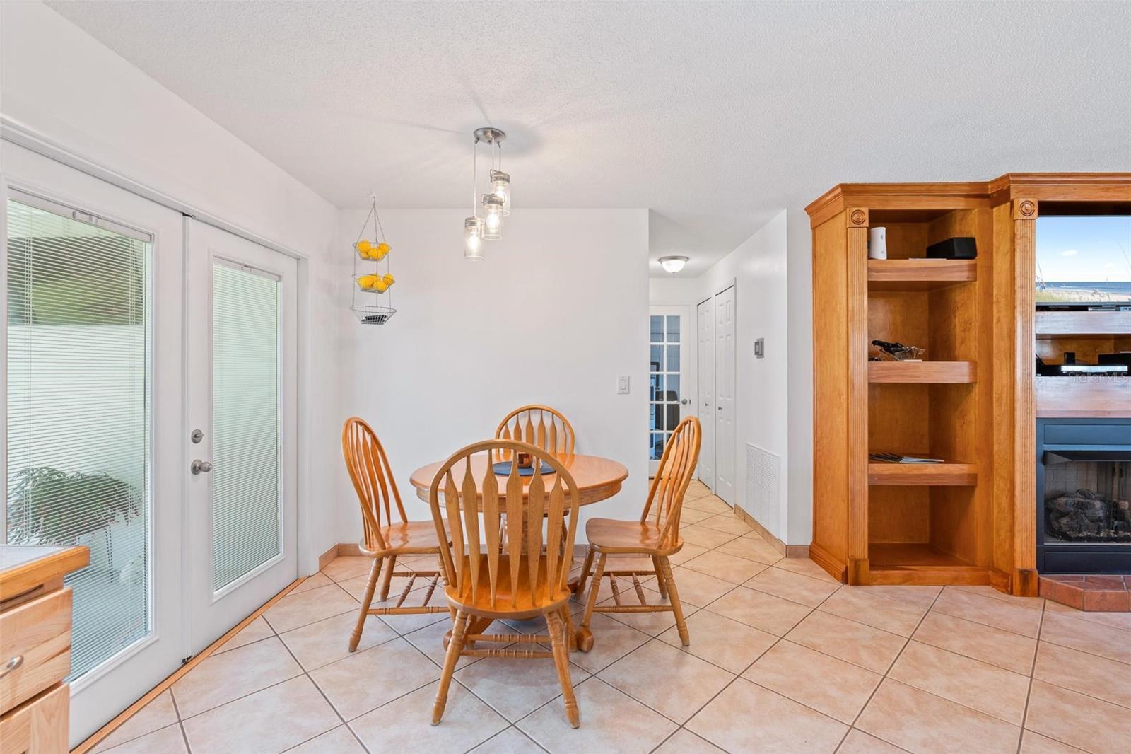 Image 22 of 50 For 79 Broadmoor Circle