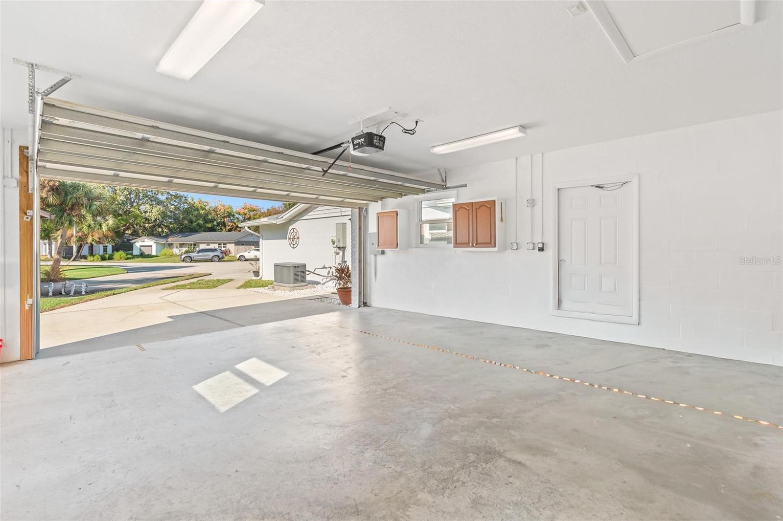 Image 29 of 50 For 79 Broadmoor Circle