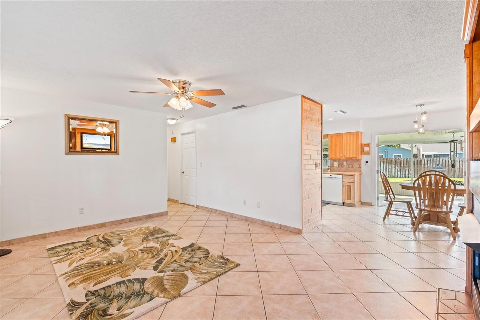 Image 6 of 50 For 79 Broadmoor Circle