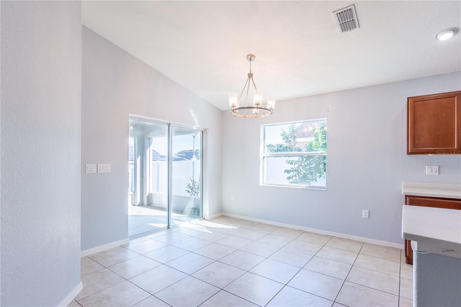 Image 20 of 37 For 721 Swallowtail Drive