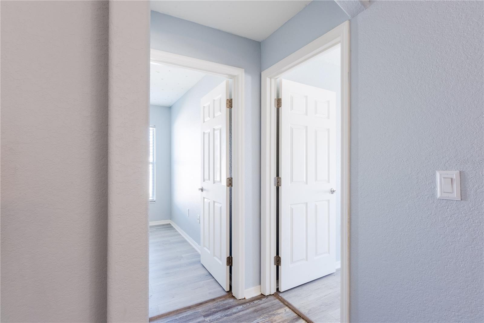 Image 21 of 37 For 721 Swallowtail Drive