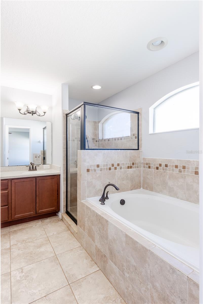 Image 26 of 37 For 721 Swallowtail Drive