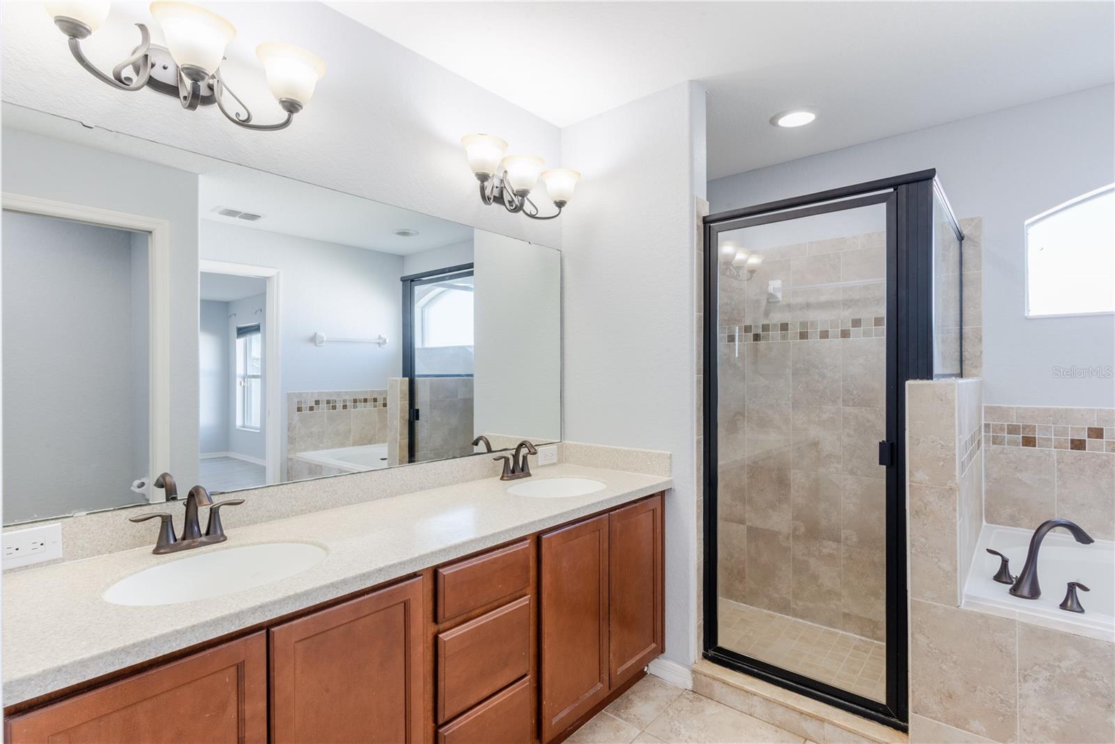 Image 27 of 37 For 721 Swallowtail Drive