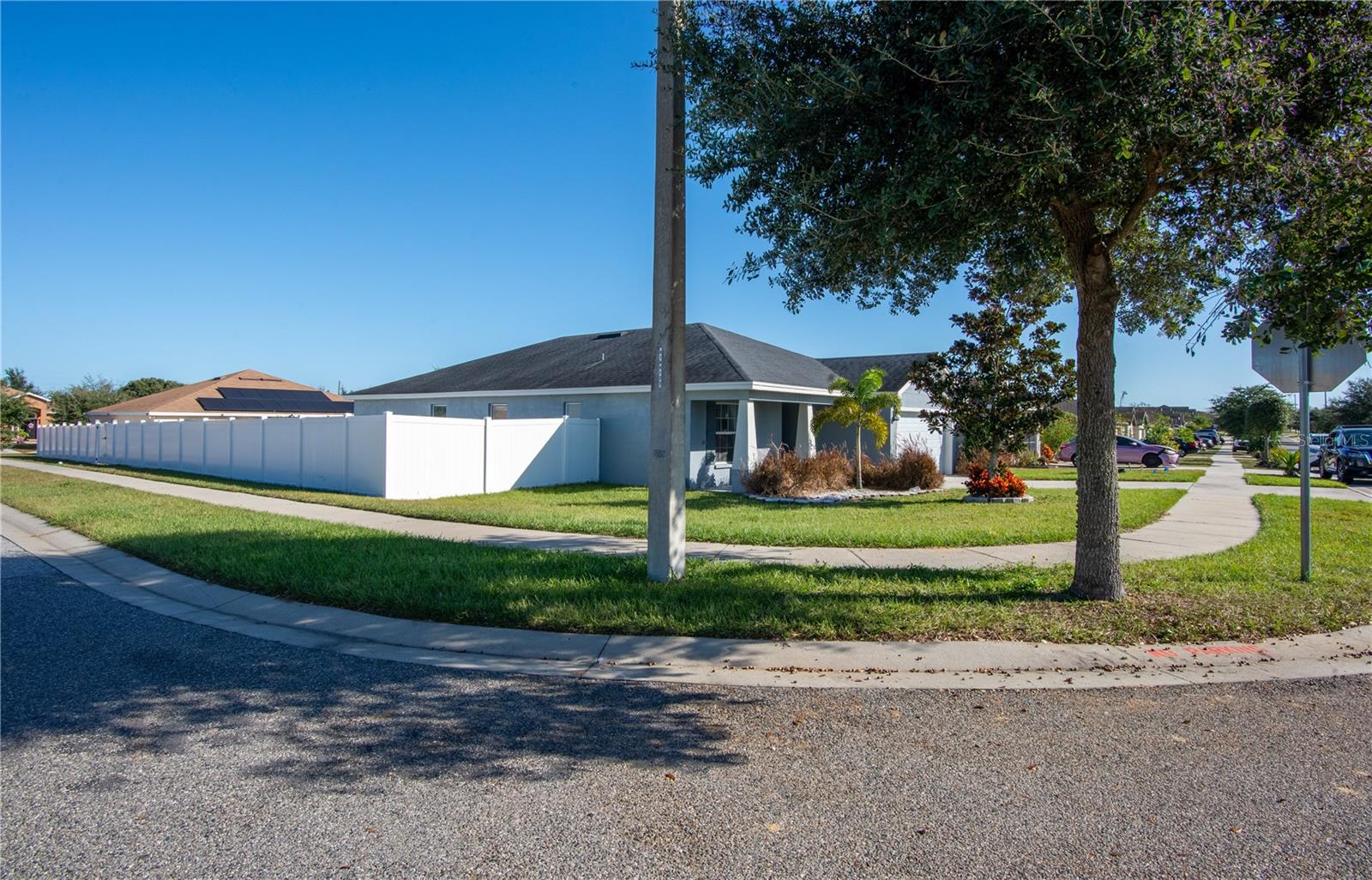 Image 3 of 37 For 721 Swallowtail Drive