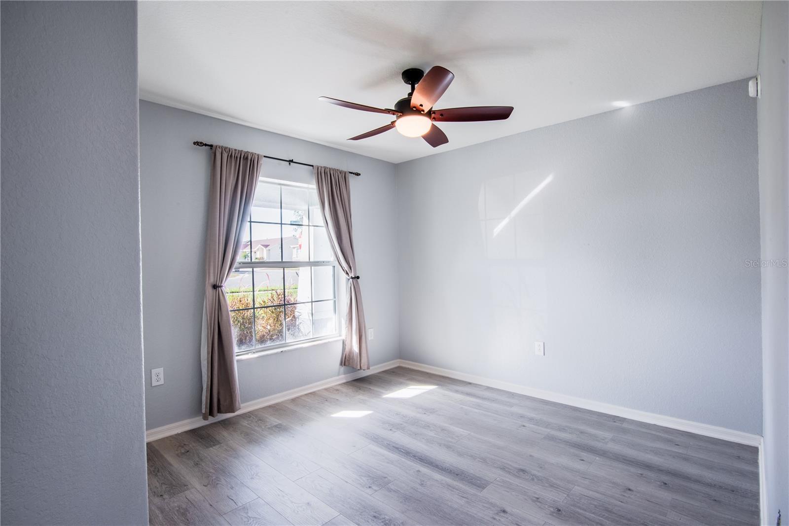 Image 6 of 37 For 721 Swallowtail Drive