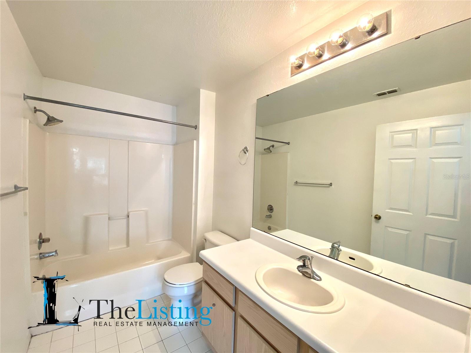 Image 11 of 19 For 5459 Vineland Road 4201