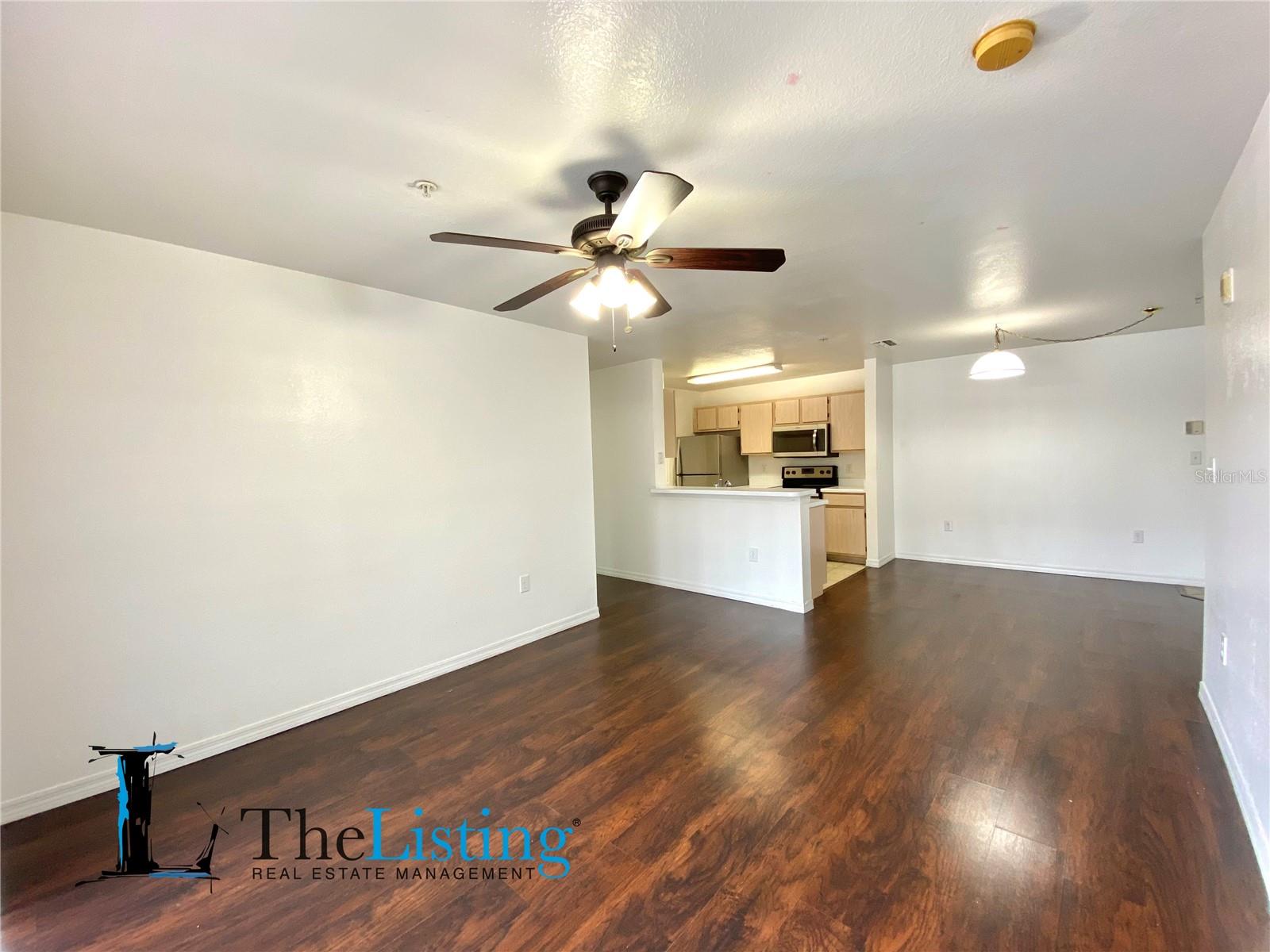 Image 15 of 19 For 5459 Vineland Road 4201