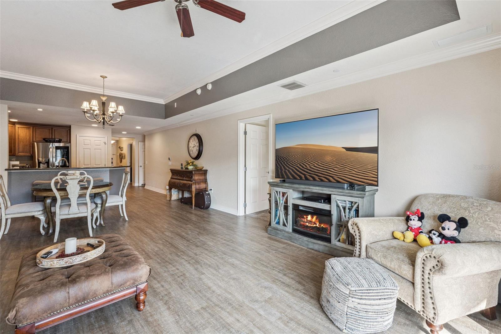 Image 5 of 57 For 7656 Whisper Way 402