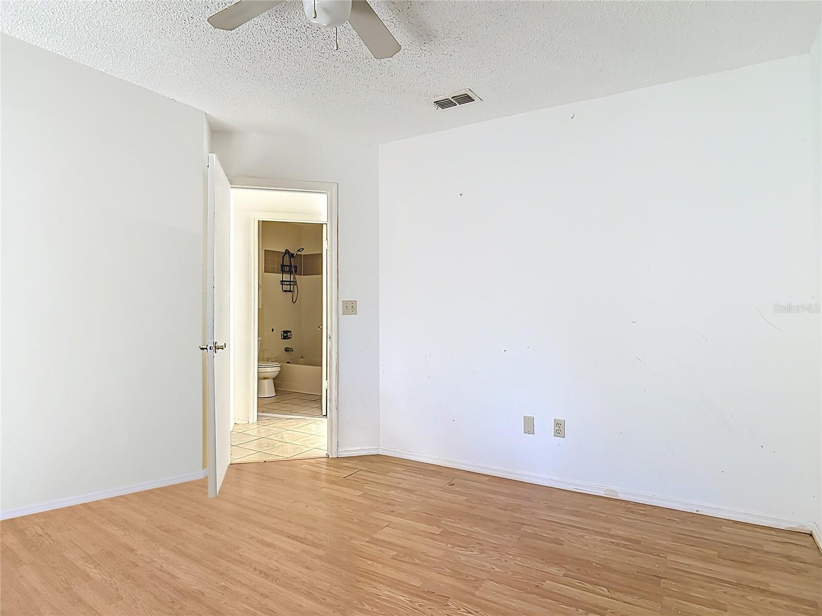 Image 15 of 35 For 1513 Heritage Lane