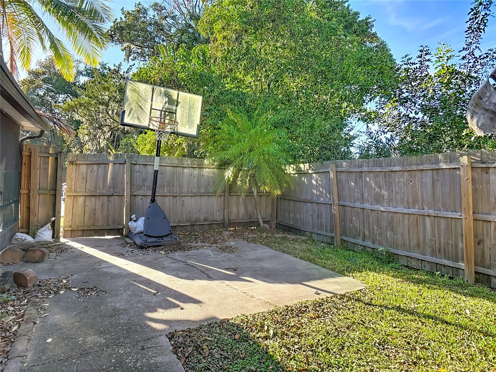 Image 23 of 35 For 1513 Heritage Lane