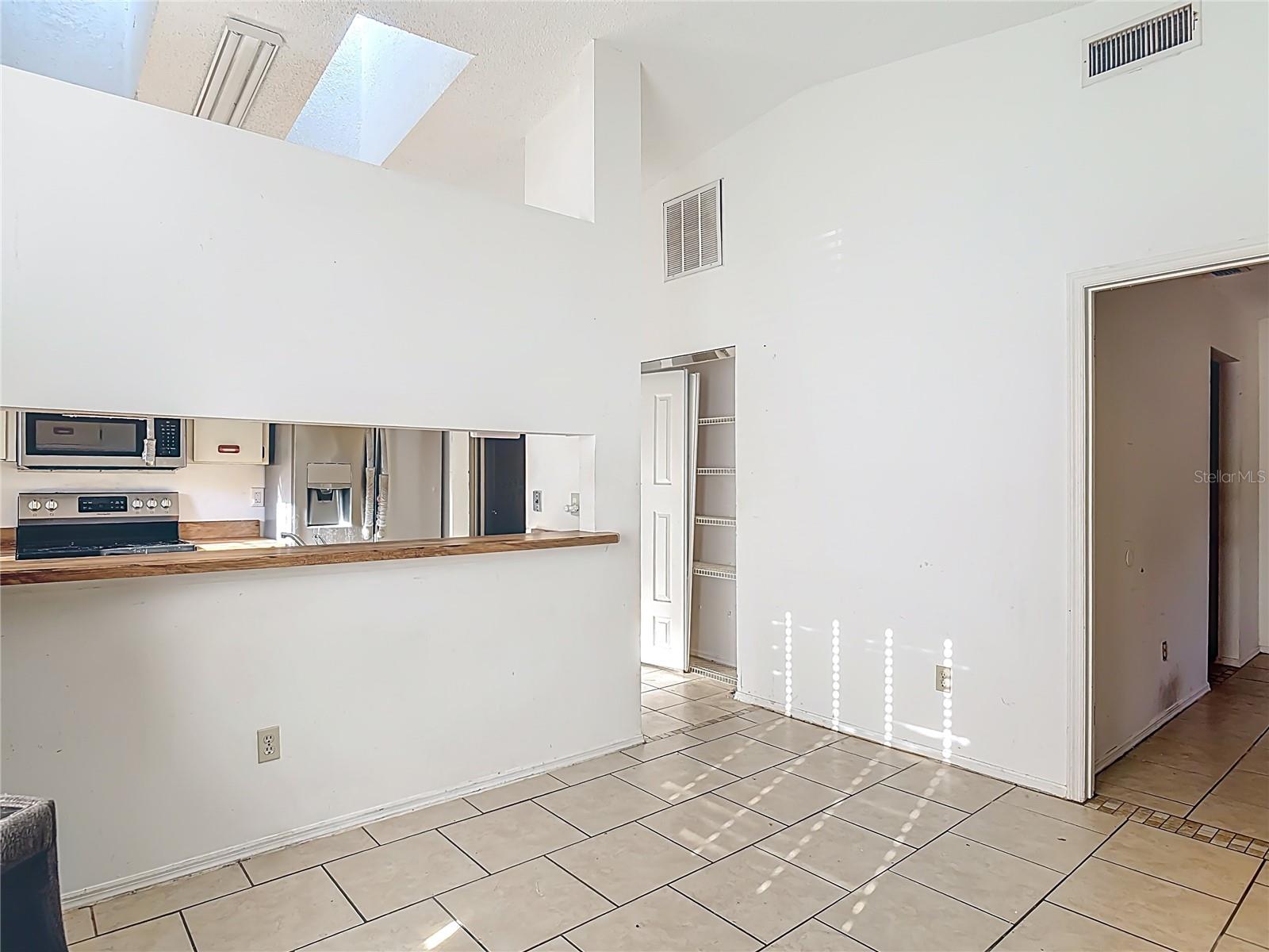 Image 6 of 35 For 1513 Heritage Lane